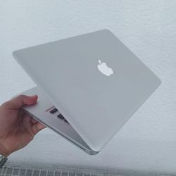 Apple MacBook Pro 13” screen intel core i5 Processor 8GB RAM 256GB STORAGE SSD DRIVE $140