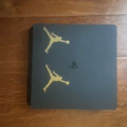 PS4 Slim
