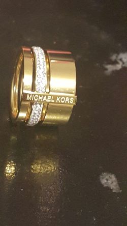 Anillo mk acero inoxidable size 10 nuevo