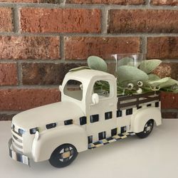 Farmhouse Truck 