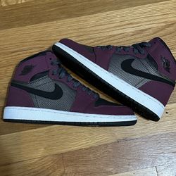 Jordan 1 Retro High Mulberry (GS) Y4.5