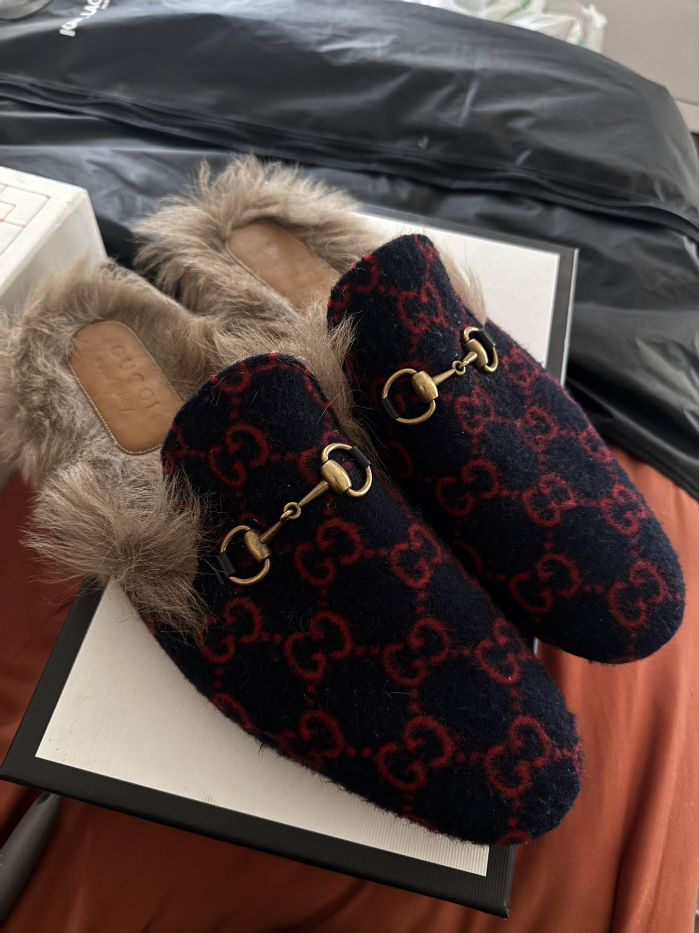 AUTHENTIC GUCCI MEN’S LOAFERS