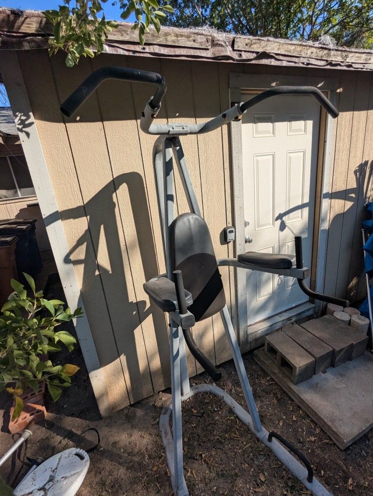 Multi-Use Pull-Up Exercise Station