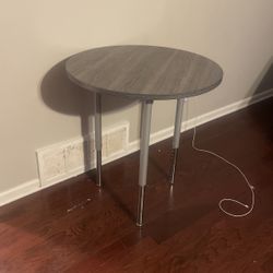 Round CARD TABLE 