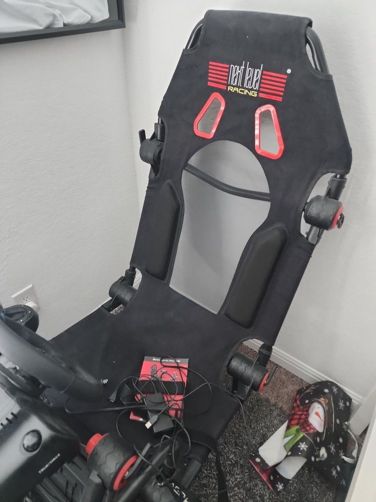 Logitech G923 WITH PADDLES/SHIFTER AND ADJUSTABLE CHAIR