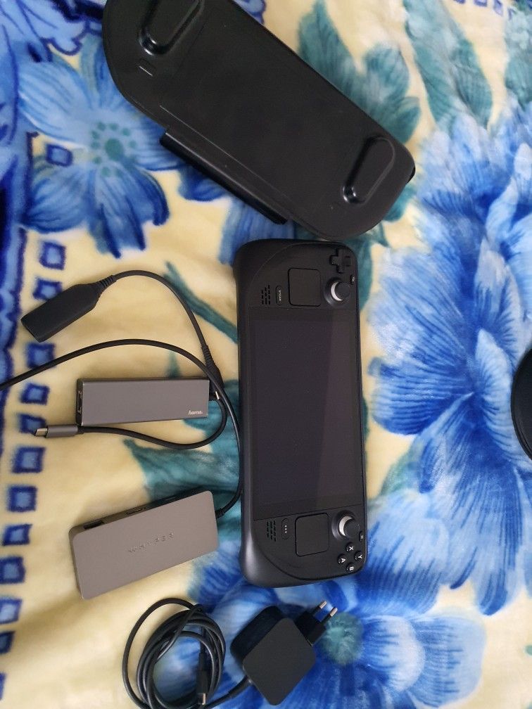 Steam Deck  2TB +512GB SD 