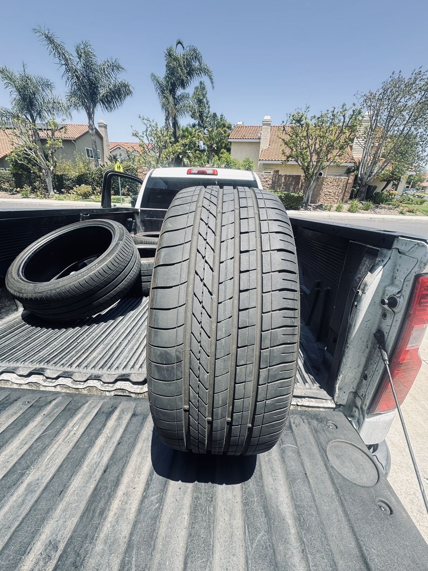 245/40/19 Goodyear 70-80% Tread (1)