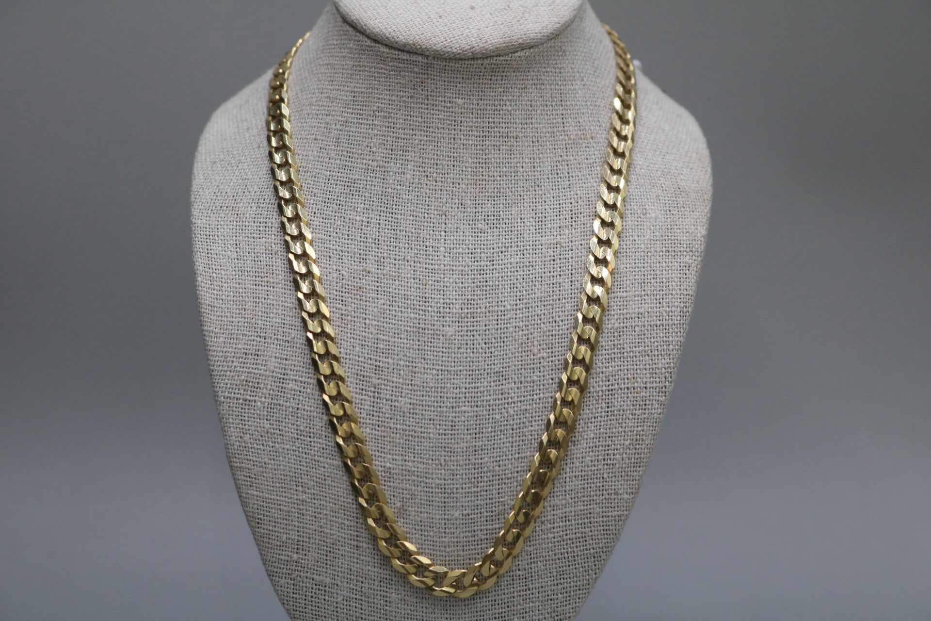 14K Yellow Gold Curb Chain (22 inches)