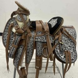 Nueva Montura Charra Con Bordados 