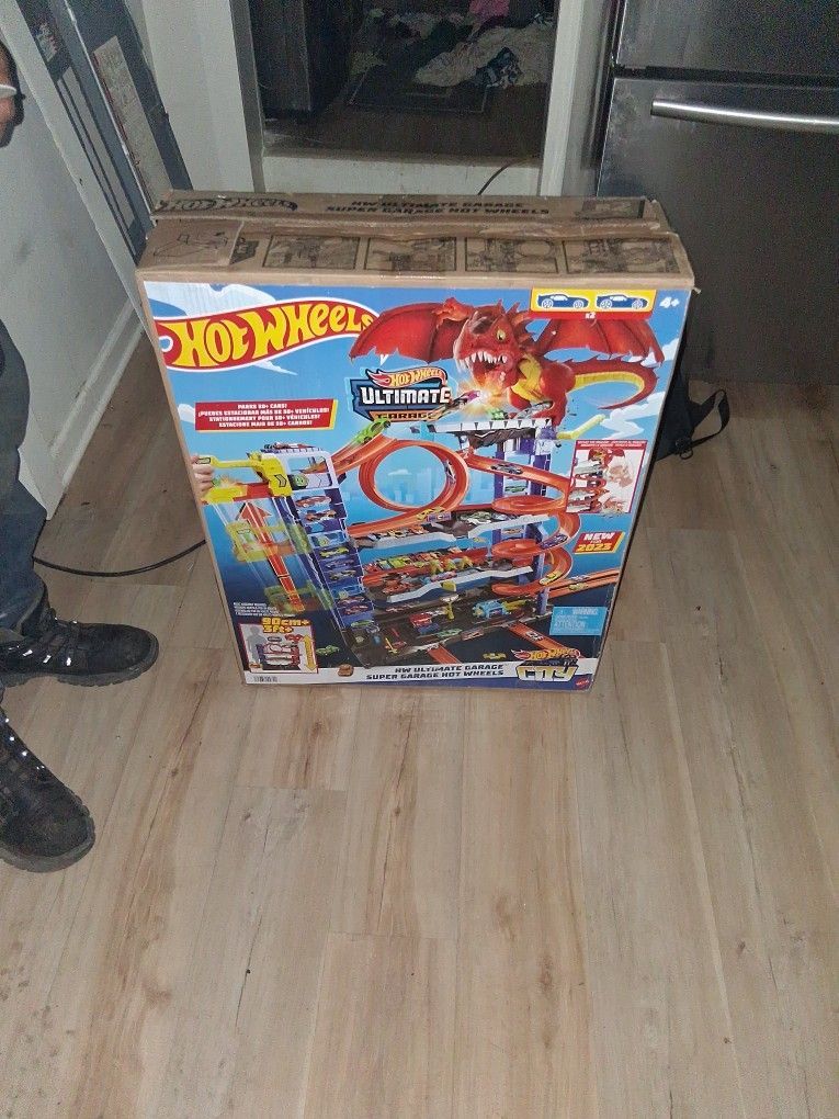 Hot Wheels Ultimate Garage City