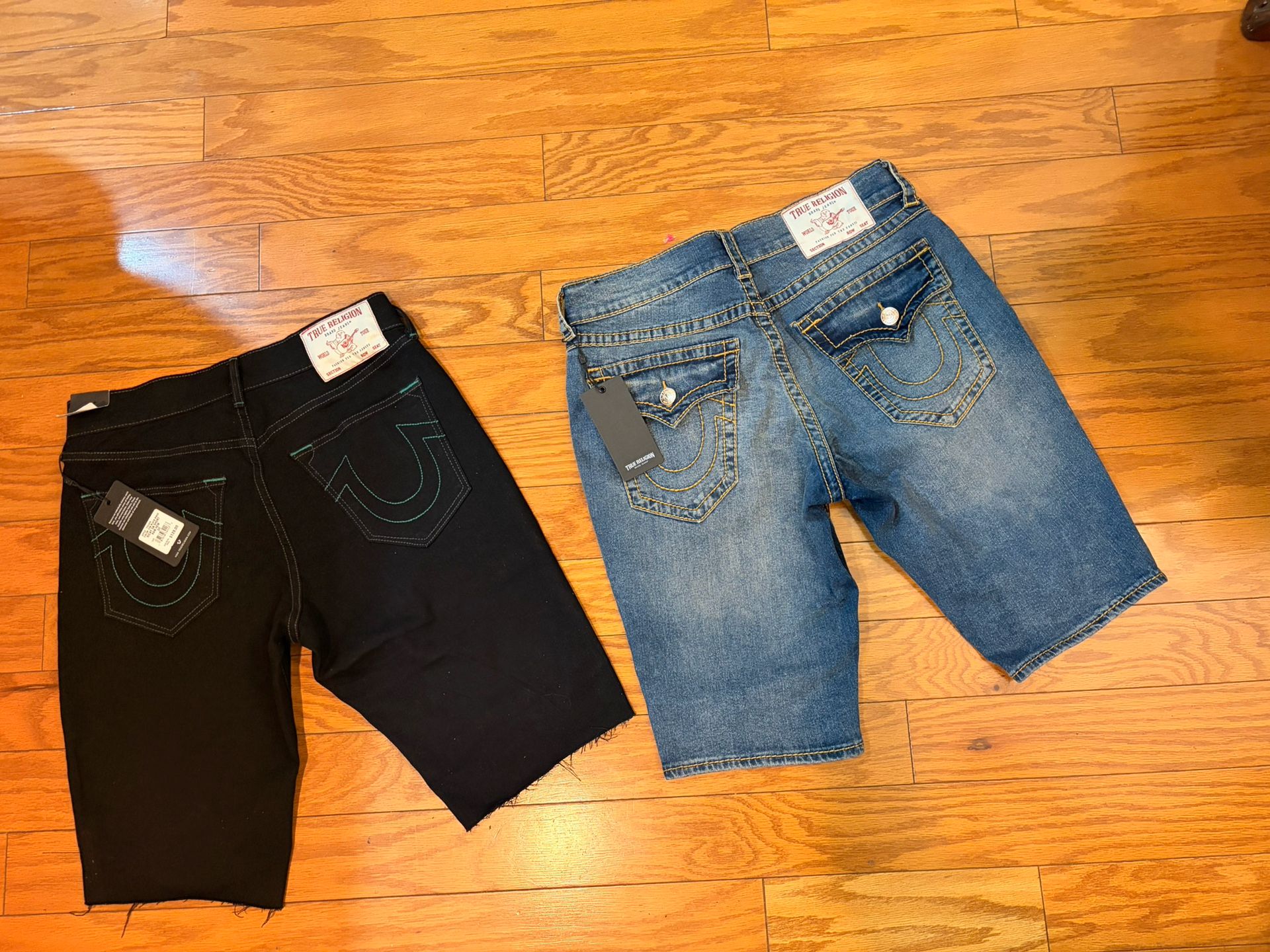 True religion jorts size 30 waist 2for1