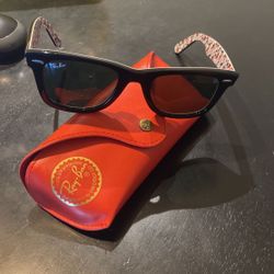 Rayban Wayfarer Mickey Mouse Edition 