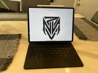 IPad Pro 12.9 Inch (6th Generation) w/ Magic Keyboard