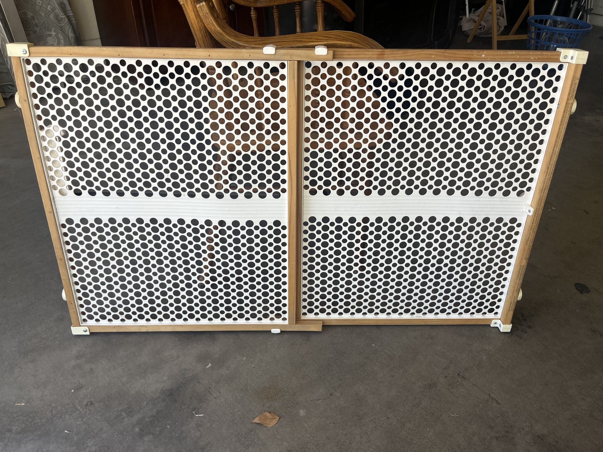 Doggy gate expandable