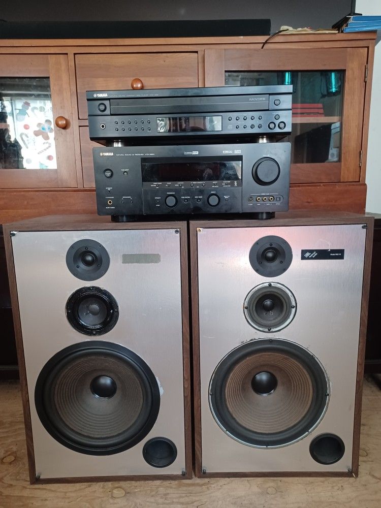 VINTAGE YAMAHA 7.1 CHANNELS AV RECEIVER AND CD πΏ PLAYER WITH JBL 902VX LOUDSPEAKERS $600 FINAL PRICE READ DESCRIPTION AND SEE π ALL PICTURES