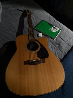 Yamaha Acoustic Guitar