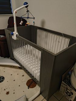 Baby crib almost new
