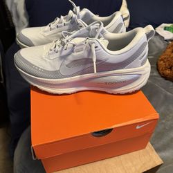 Nike Vomero GORE-TEX Running Shoes Size 9.5