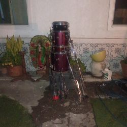 PEARL DRUM SET(INCOMPLETE)