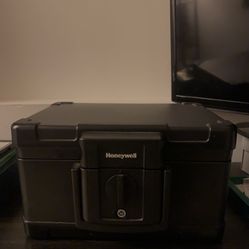 Honeywell Safe 