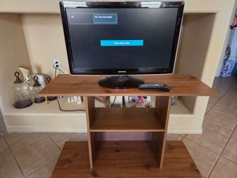 28" HDTV with TV Stand