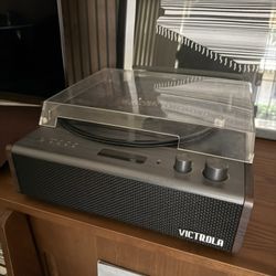 Victrola Bluetooth Record Player – Like New 