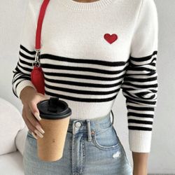LUNEs Casual Color Block Striped Heart Embroidered Sweater