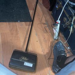 Fuller Brush Electrostatic Carpet & Floor Sweeper.  