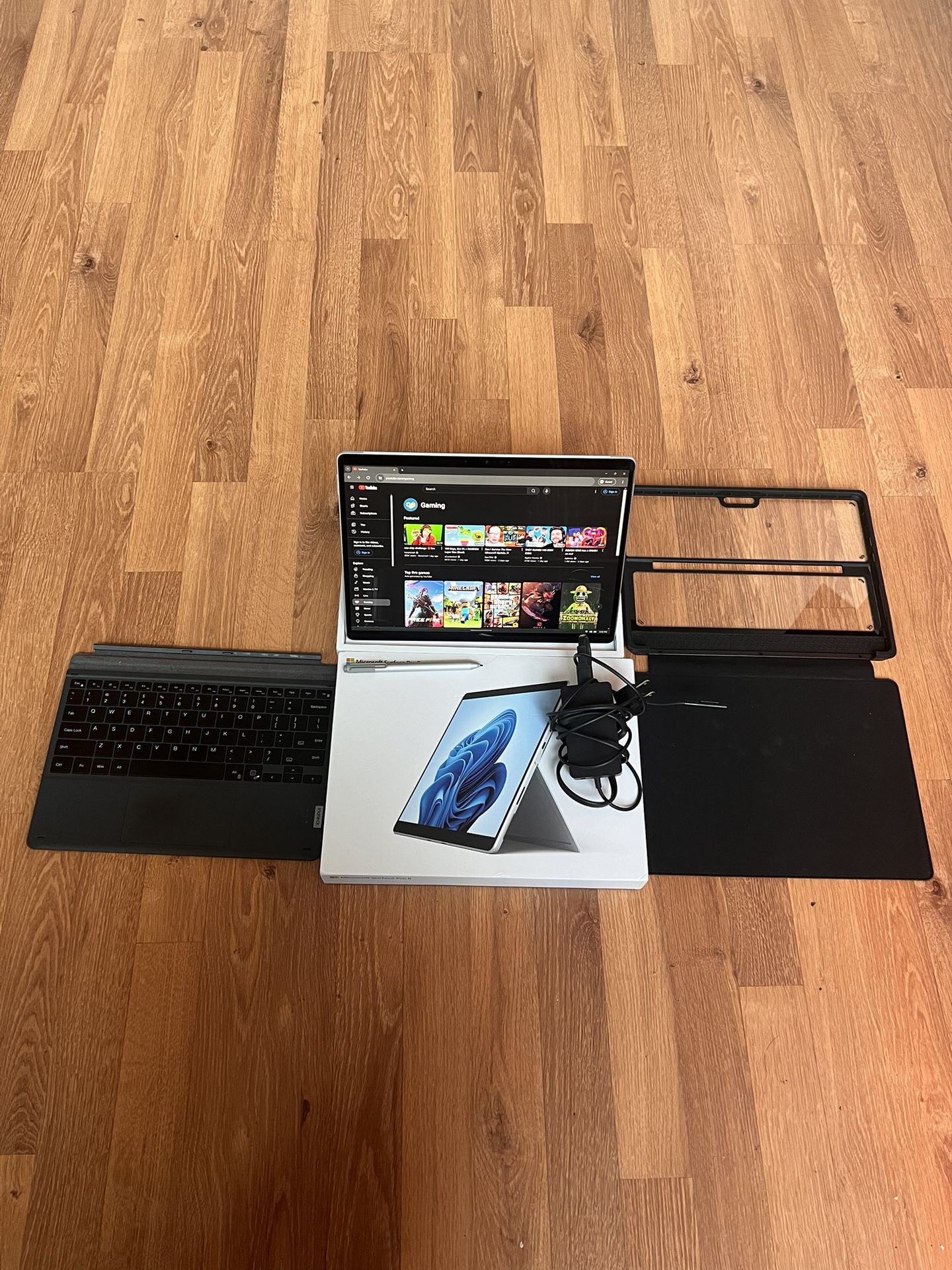 Microsoft Surface Pro 8 + Keyboard & Pen