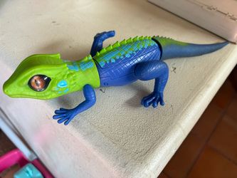 Interactive Lizard Toy Figure