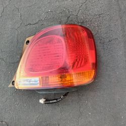 2003-2006 Lexus GS Series Tail Light With Light Bulbs And Accessories OEM.