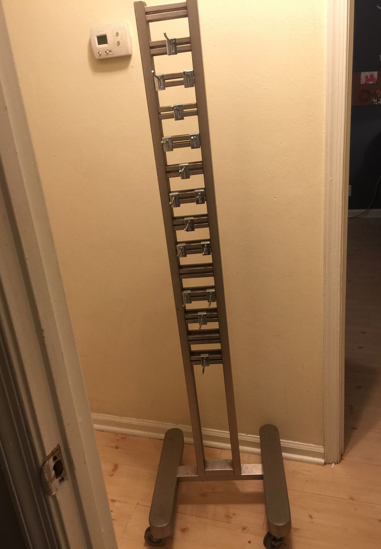 Display rack on casters