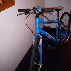 One Cannondale  Bicycle