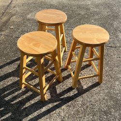 Set Of 3 Bar stools 