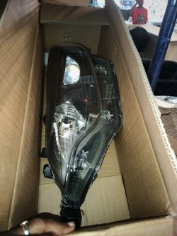 Headlight.. Toyata Corolla.14/16