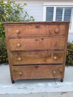 Chest of drawers