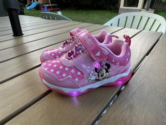Minnie Mouse Light Up Sneakers New Size 8