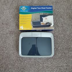 Petsafe Digital Two Meal Feeder Cats Or Dogs