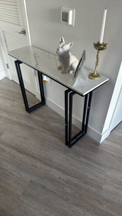 ENTRYWAY TABLE 