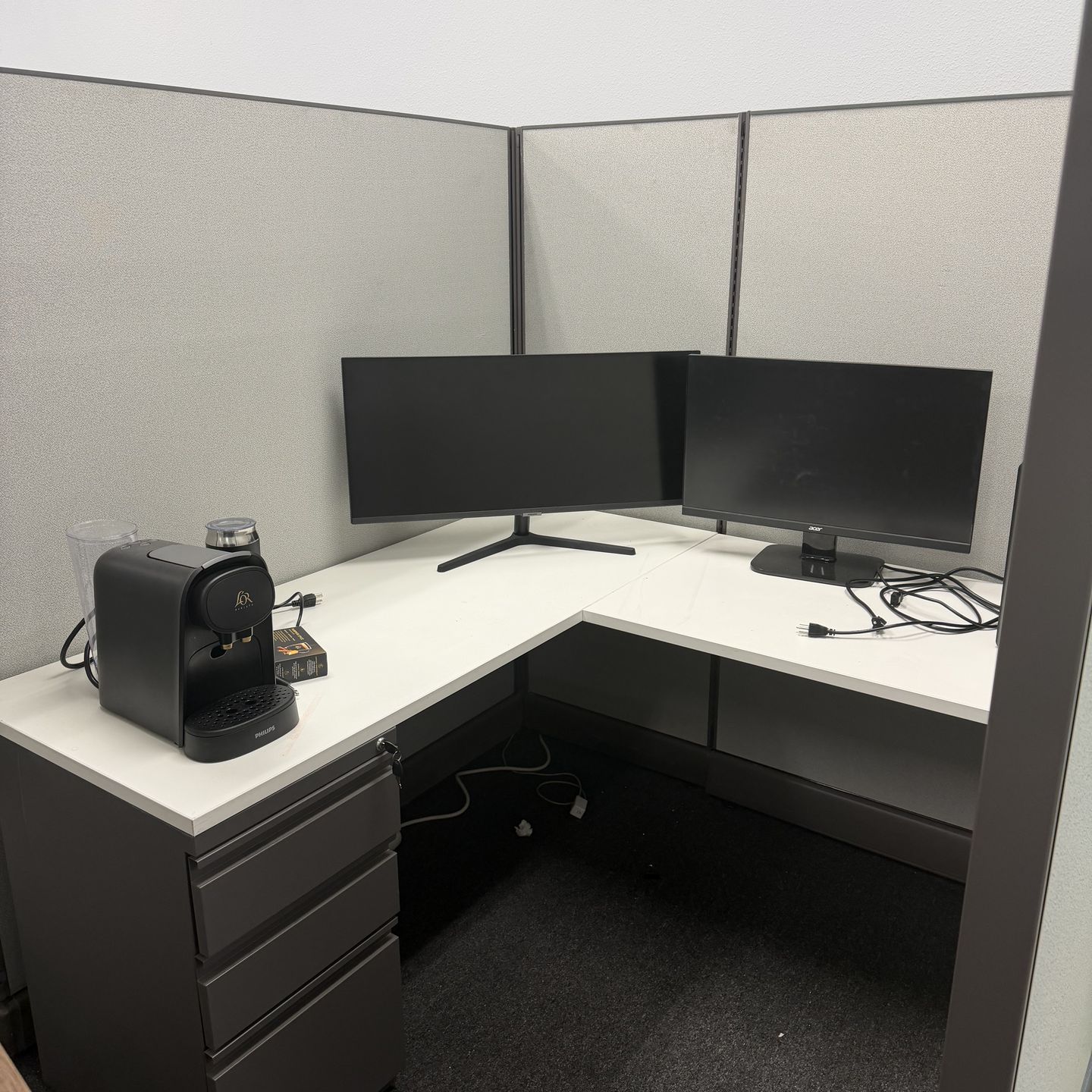 Modern Commercial Office Cubicles (Set of 9) – Modular L-Shaped Desks ...