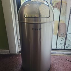 Elama 13 Gallon Trash Can