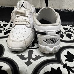 Jordan 1 Low Youth Whtblk Baseball Cleats 6y 
