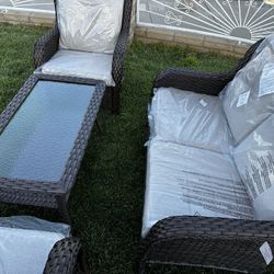 new patio set 4 pcs