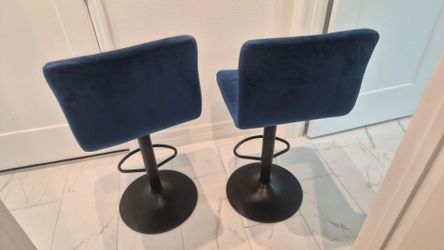almost new bar chairs