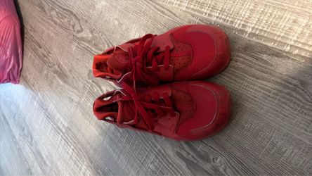 red nike