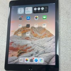 iPad Pro 9.7” (Silver | 32GB | WiFi)