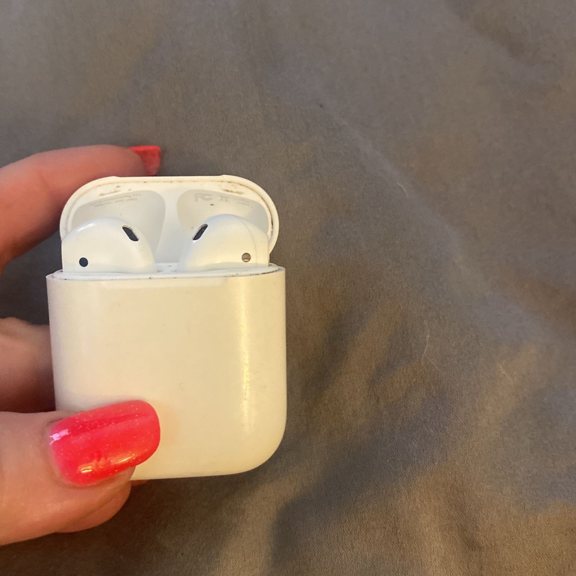 Apple Earbuds