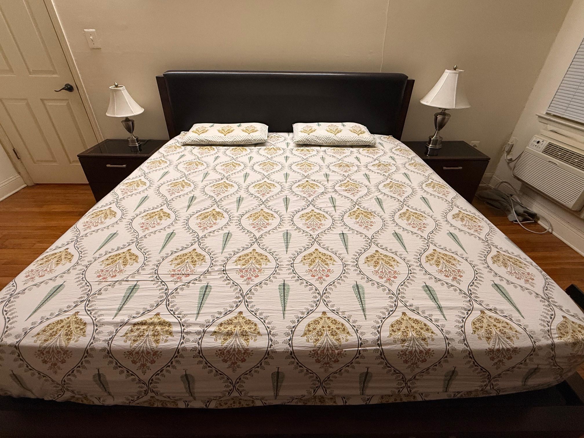 Solid Wood Bed With Two Side Tables In Good Quality