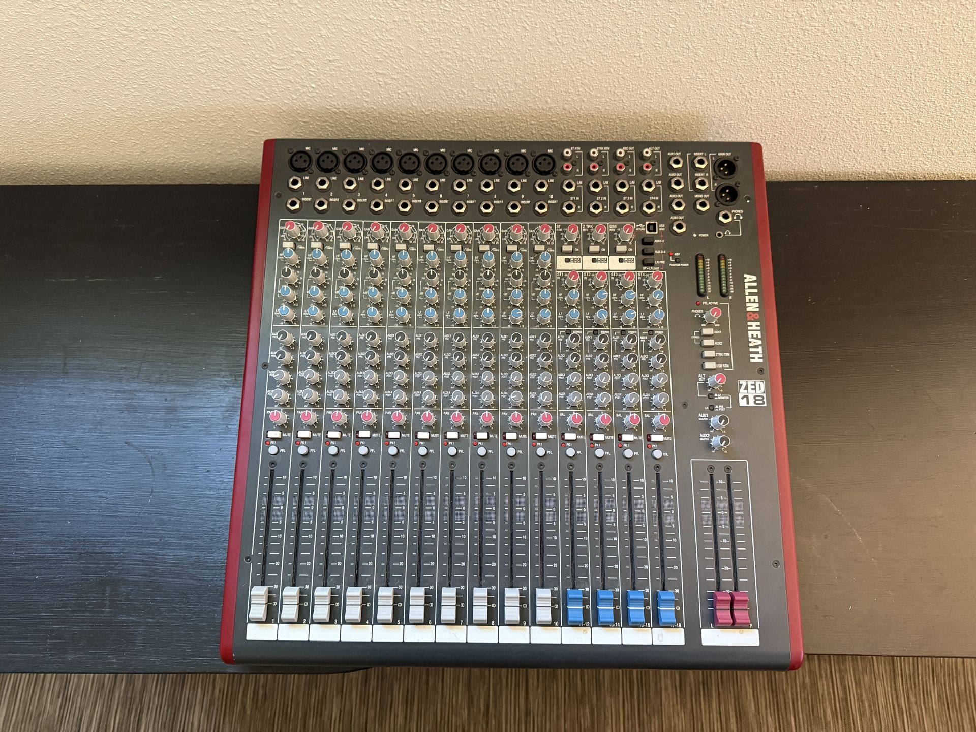 Allen & Heath Zed 18 Mixer