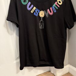 Lv Tee Size Small